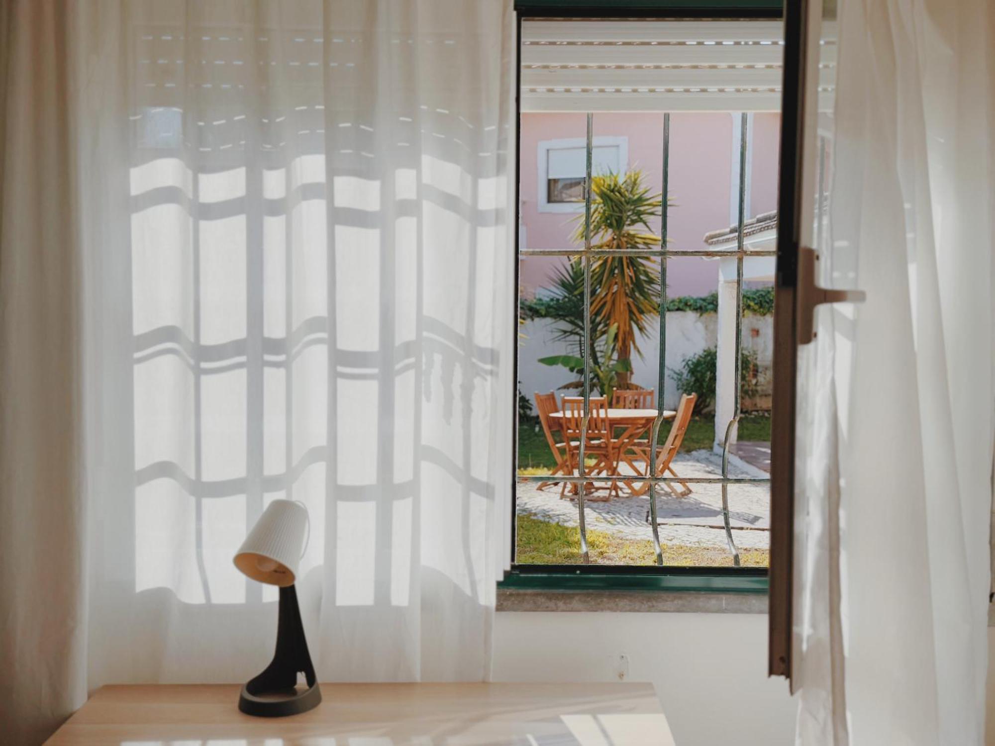 Coastal Garden Paradise Retreat- 6 Min From The Beach Charneca  Ngoại thất bức ảnh