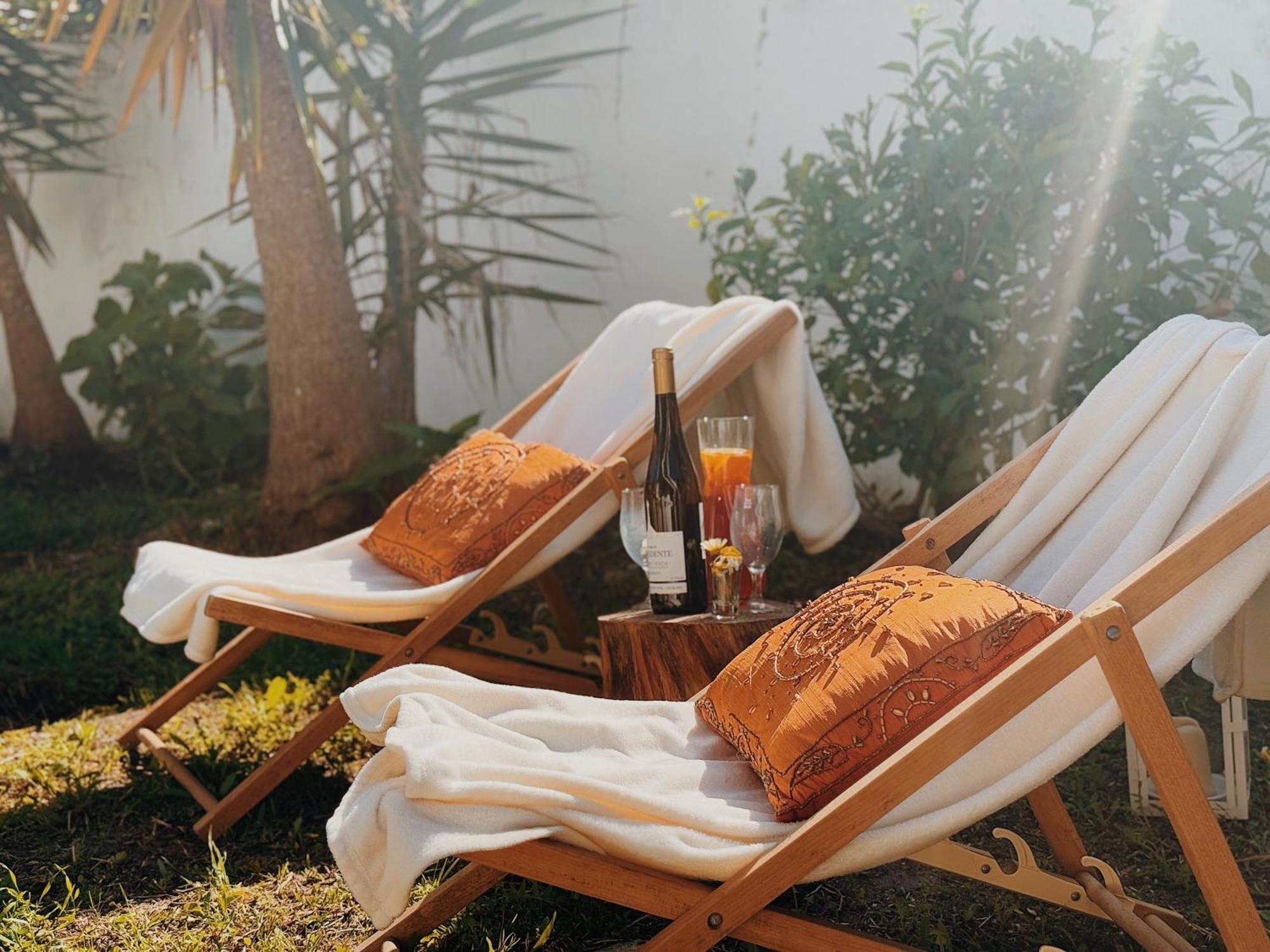 Coastal Garden Paradise Retreat- 6 Min From The Beach Charneca  Ngoại thất bức ảnh